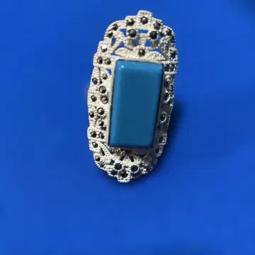 파란색 레이스 무늬 반지