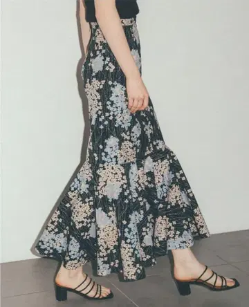 수국 패턴 머메이드 스커트 LILY BROWN 릴리 브라운