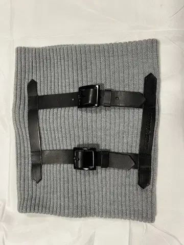 엠포리오 아르마니 넥워머