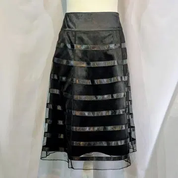 [ 미착용 새상품 ] Laura Ashley 스커트