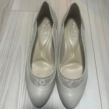 DIANA 베이지 펌프스