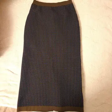 루니 타이트 스커트