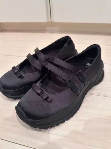 ZARA 자라 스트랩 신발 블랙 리본 37