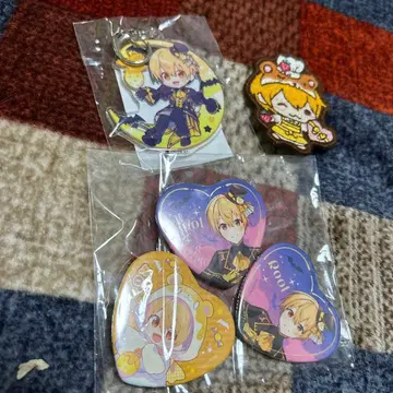 스토푸리 Root 군 하트형 배지 4개와 아크릴 키링 세트