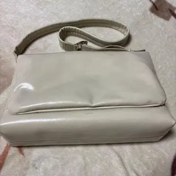 스탠드오일 STANDOIL Fluffy large 베이지 숄더