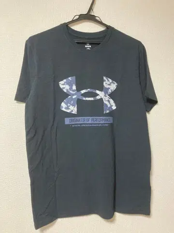 Under Armour 블랙 T셔츠 M 사이즈