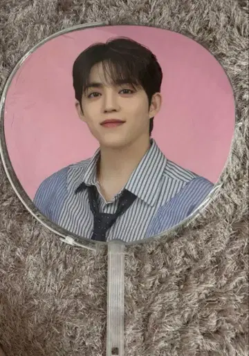 seventeen 세븐틴 에스쿱스 holiday 부채