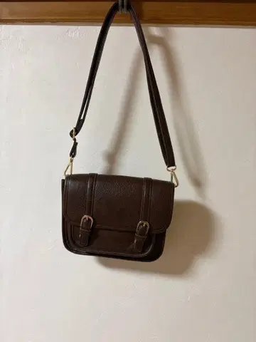 레트로 숄더백 브라운