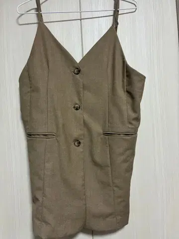 mystic 베이지 V넥 상의