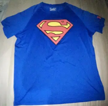 Under Armour 슈퍼맨 T셔츠