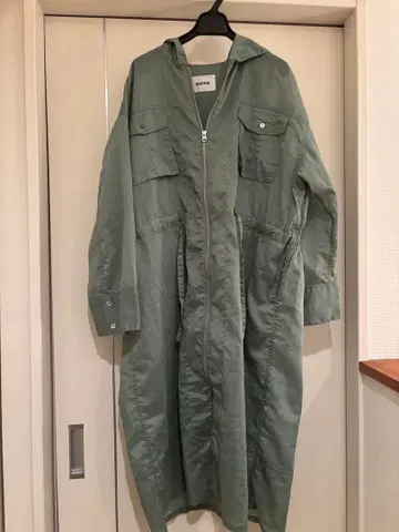 주카(ZUCCA)의 얇은 소재 코트