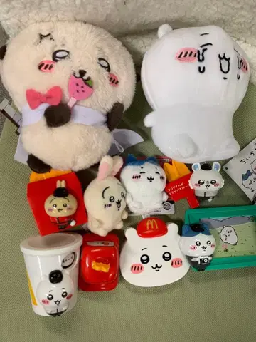 봉제 인형과 미니 피규어 세트