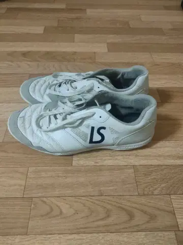 루스이슨 브라 신발