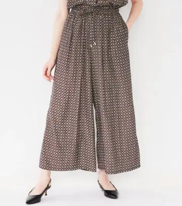 UNTITLED 코몬 무늬 팬츠 브라운 사이즈 3