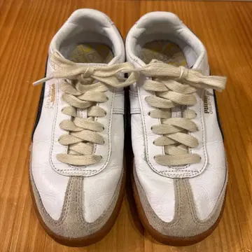 푸마 오슬로-시티 화이트/블랙 스니커즈