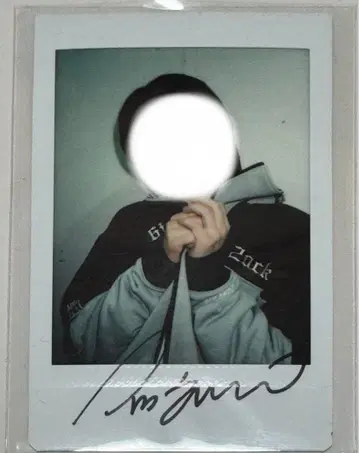 OMEGA X 재현 사인 포함 폴라로이드