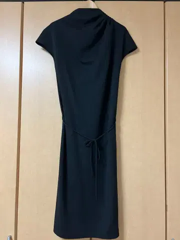 ZARA 블랙 반팔 원피스