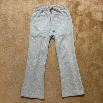 laidback 플레어 스웨트 팬츠 백 지퍼 포함