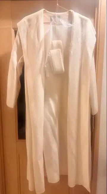 [ 미사용 새상품 ] CELFORD 리버 코트 화이트 38