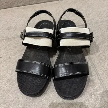 다이애나 블랙 화이트 샌들 M