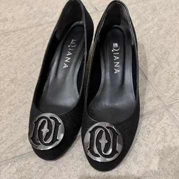 DIANA 블랙 하이힐 펌프스