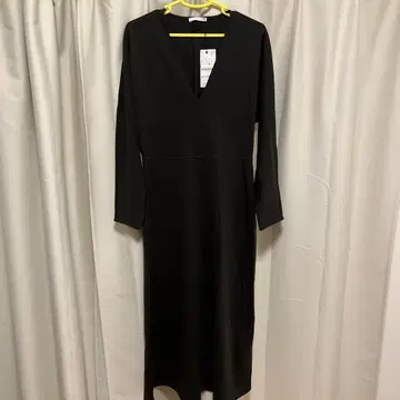 택 포함 새상품 ZARA 인터락 미디 기장 원피스