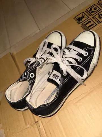 CONVERSE ALL STAR 블랙 스니커즈