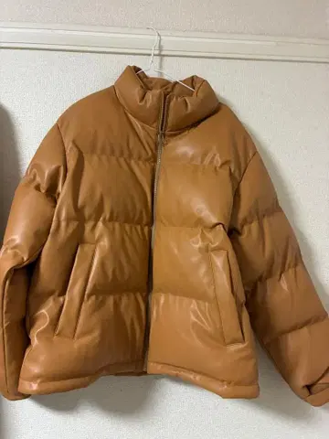 GU 브라운 다운 자켓 합성 피혁