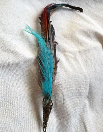 두지엠 클라세 구매 다색 깃털 브로치