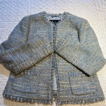 블루 계열 트위드 노카라 자켓
