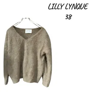 LILLY LYNQUE 베이지 퍼지 V넥 스웨터 38