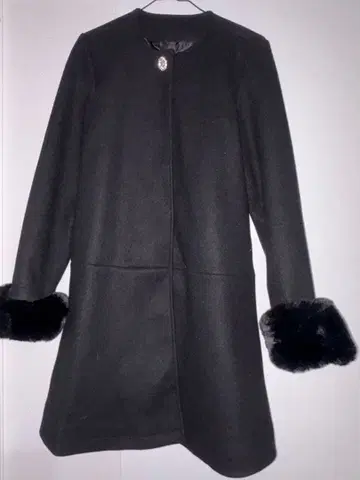 토코 클로젯 소매 퍼 포함 (탈부착 가능) A라인 코트 블랙 M