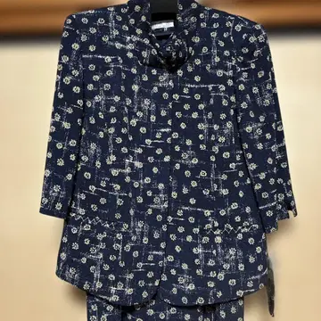 크레이프 원단 꽃무늬 자켓 스커트 셋업