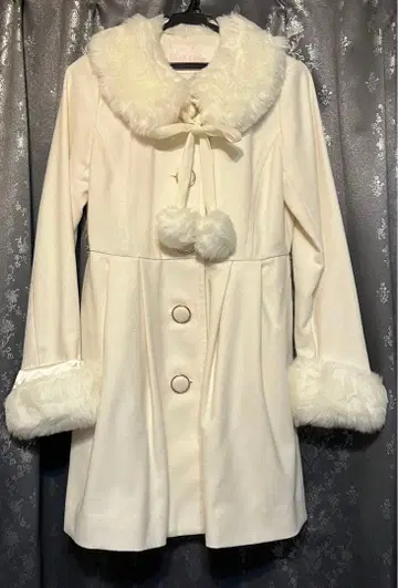 LIZLISA 퍼 포함 코트 화이트