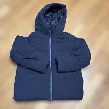 심리스 다운 파카 유니클로 S 사이즈 여성용