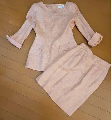 핑크 V넥 플레어 슬리브 셋업