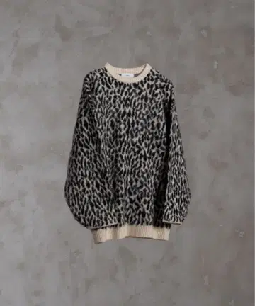 [ 새상품급 ] ADRER 복슬복슬하고 부드러운 니트