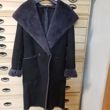 후드 부착 블랙 무스탕 코트 L 사이즈