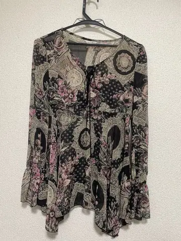 레스트로즈 상의 꽃무늬 긴팔 플레어 소매 핑크 M 사이즈