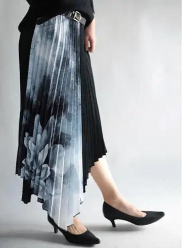 즉시 발송 새상품 레어 초기 안티카 스커트 변형 롱 스커트 플리츠