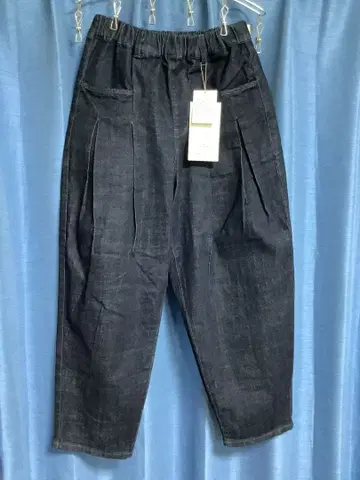 미사용 새상품 시마무라 시즌리즈 턱 코쿤 데님 팬츠 다크 네이비