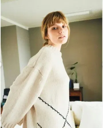 [ 새상품급 ] 젤라또피케 러그 니트 풀오버 ( 베이지 )