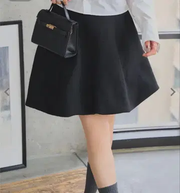 미사용 새상품! 고베 레터스 블랙 벌룬 스커트 무릎 위 기장