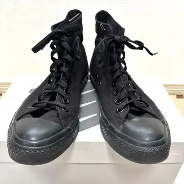 블랙 하이컷 스니커즈