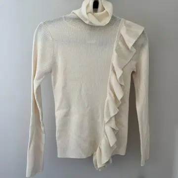 더블 스탠다드 프릴 니트 화이트