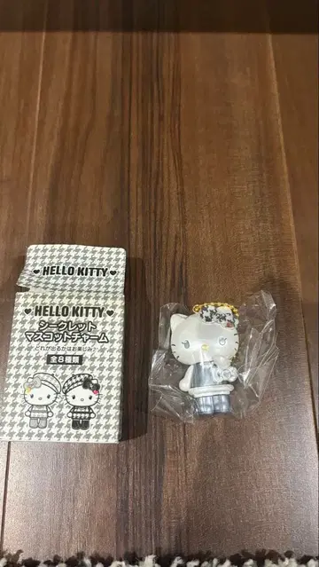 헬로키티 흑백 걸리시 시크릿 마스코트 참