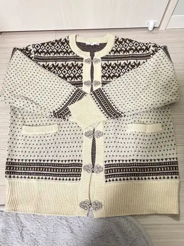 가디건 니트 라이트온