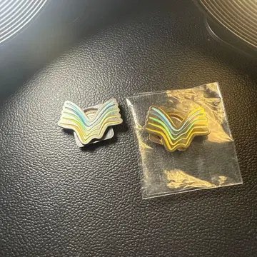 쿠웨이트관 간사이 만박 스태프 한정판 2종 세트 핀 배지.