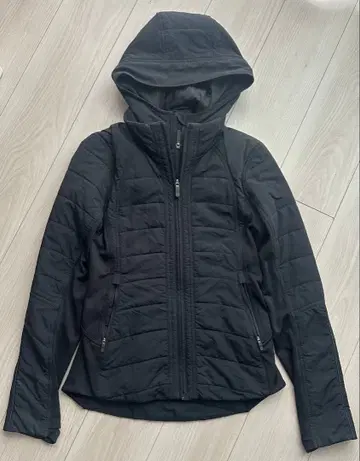 [ lululemon ] Another mile jacket 사이즈 4