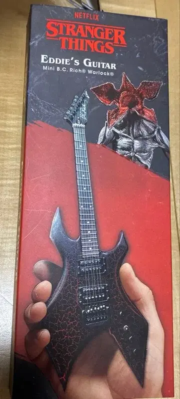 STRANGER THINGS 에디의 기타